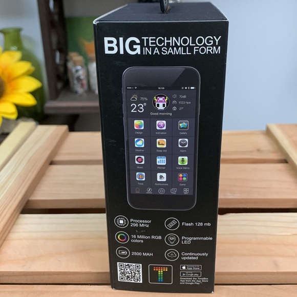 Divoom TimeBox-Mini Speaker - Picture 5 of 6